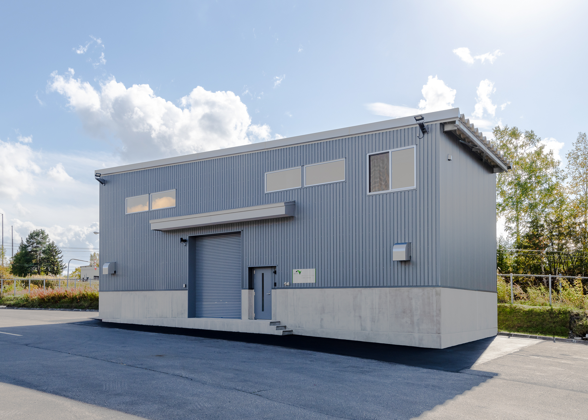 ネクスコ・エンジニアリング北海道　旭川鷹栖IC資機材倉庫（事務所・倉庫）